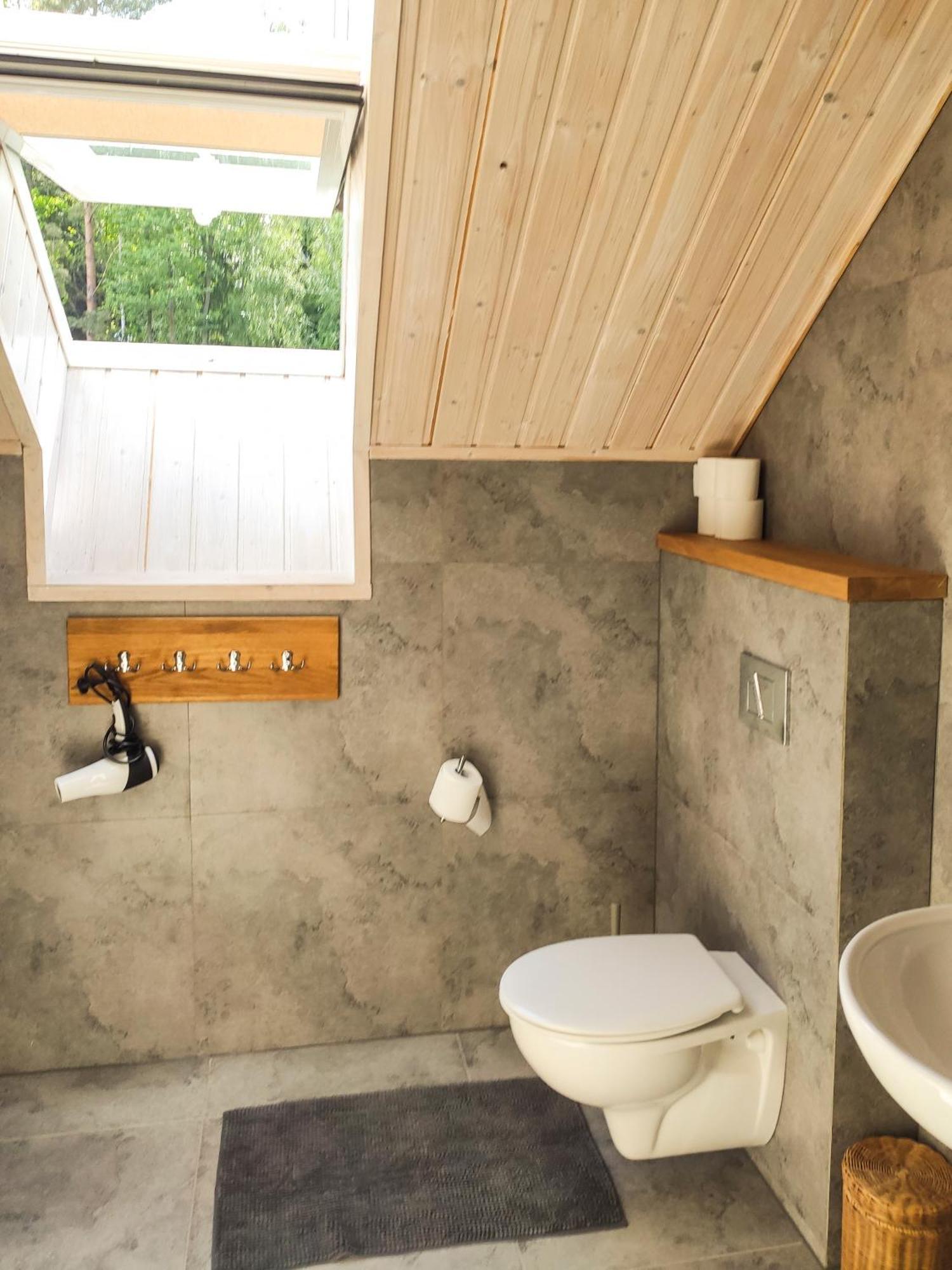 Mazursko - Komfortowe Apartamenty Nad Jeziorem, Sauna, Kominki Na Parterze Kretowiny Habitación foto